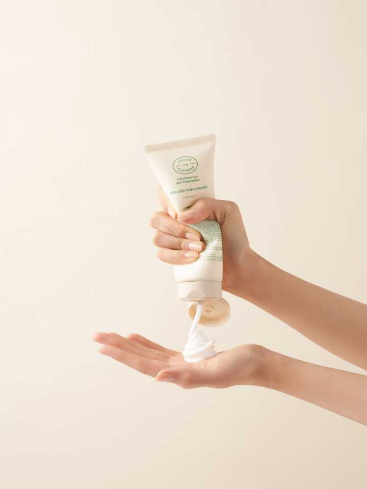 Less Less Foam Cleanser (Köpüklü Yüz Temizleyici)